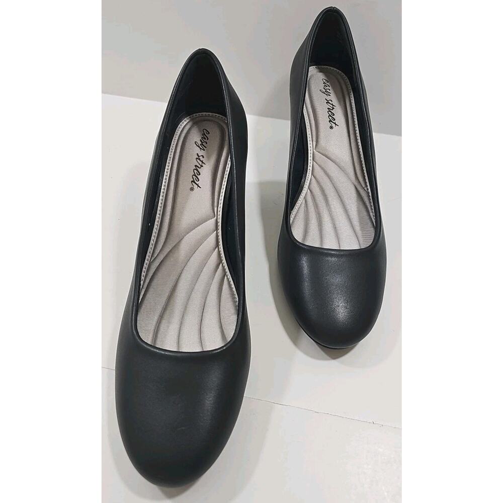 Easy Street ~Woman Size 9.5M~ Proper Pumps Navy Heel Shoes NWOB.